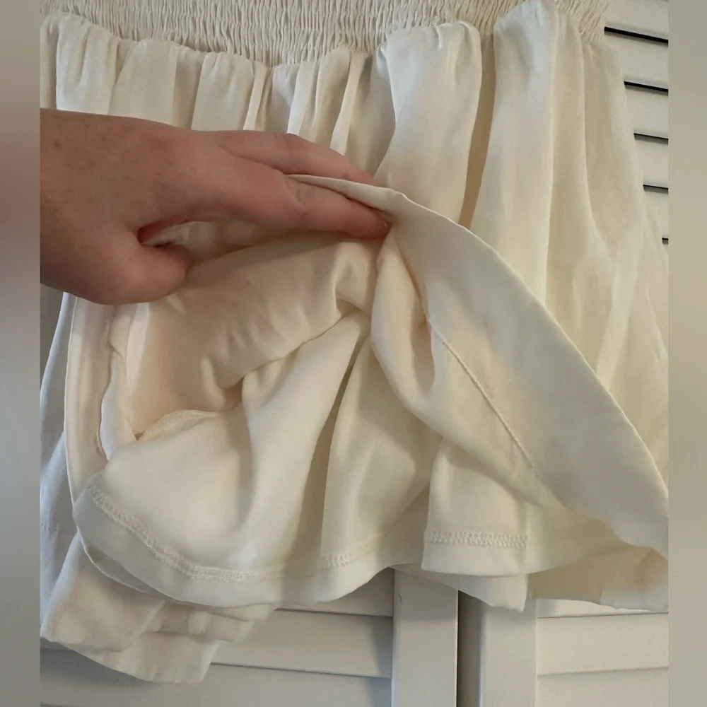 Womens TCEC White Smocked Waist Shorts - Picture 4 of 6